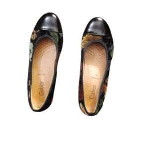 Gabor Hovercraft black floral velvet cap